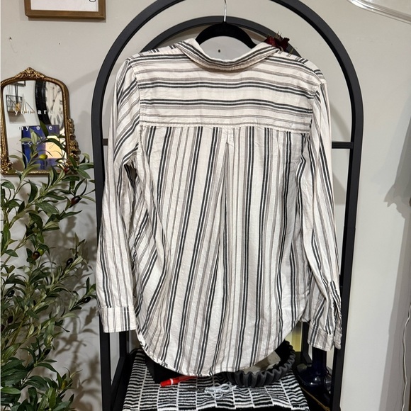sonoma button down top white and gray striped shirt size medium - Picture 5 of 8